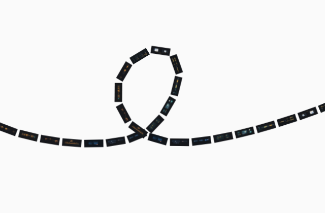 Building an Infinite Marquee Along an SVG Path with React & Motion 정적 미리보기
